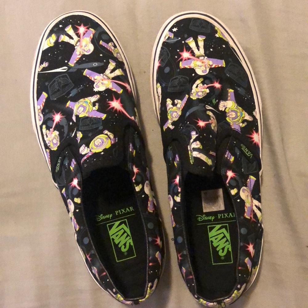 Disney Vans kids size 5.5 women’s 7 buzzlightyear